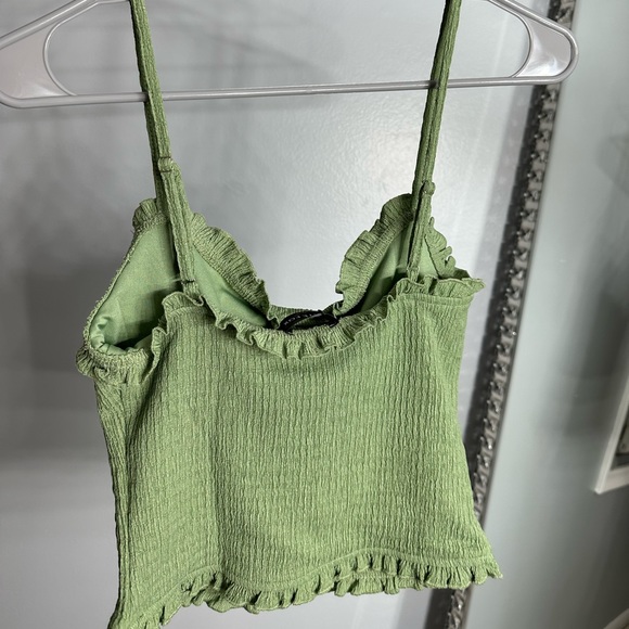 White fox style file ruffled tank top - Picture 3 of 3